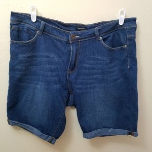 Jonathon Martin Bermuda Shorts